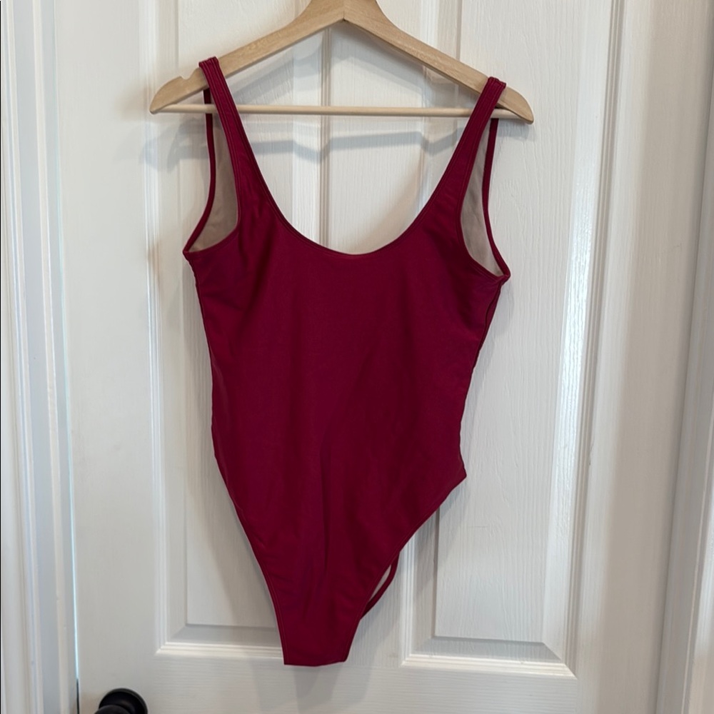 Dixperfect dark red one piece low back swimsuit